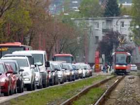 Mimoriadne: Meškanie autobusových liniek na nábreží