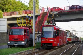 Mimoriadne: Prerušená premávka električiek v Karlovej Vsi