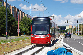 Mesto stále nemôže uviesť zmodernizovanú električkovú trať do trvalého užívania