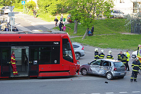 Mimoriadne: Prerušená premávka električiek v Karlovej Vsi