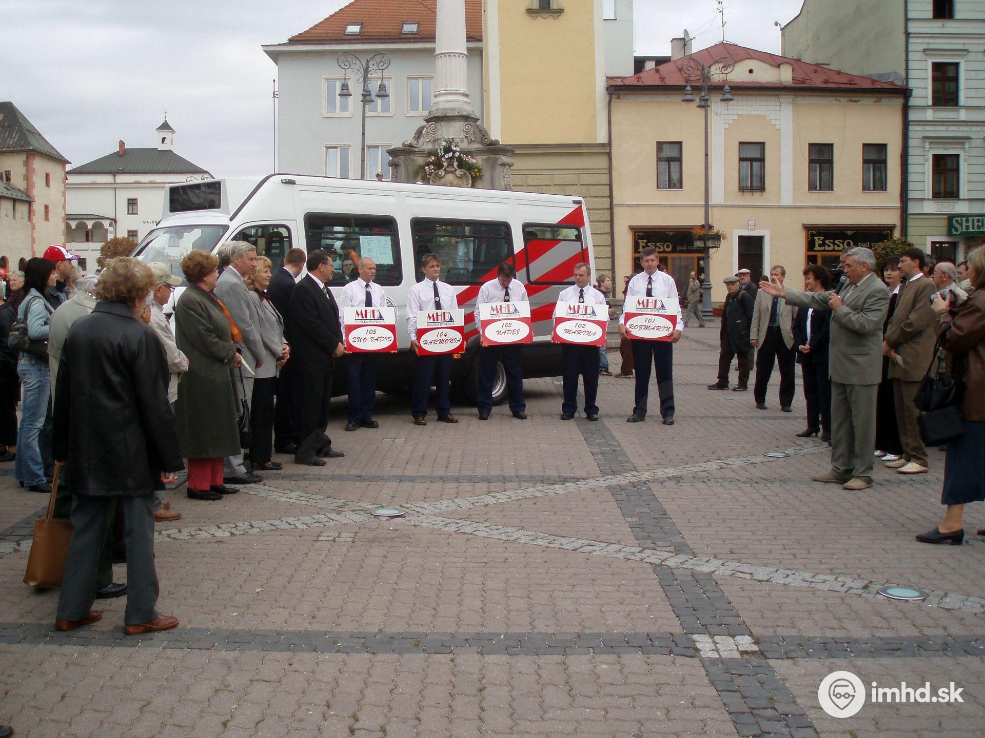 Pätica vodičov predstavuje nové linky, na ktorých budú minibusy jazdiť.