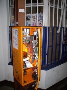 Vandal poškodil ďalší automat na predaj lístkov