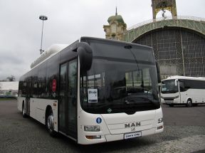 Vozidlový park DPMM doplnia jazdené CNG autobusy značky MAN