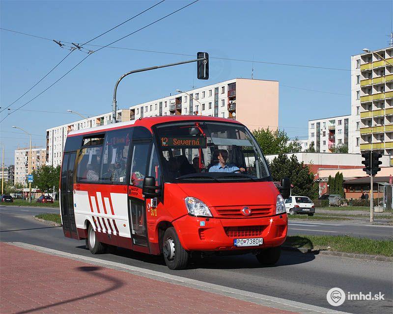 #371,  12, Ul. Arm. gen. Svobodu, zastávka Jurkovičova