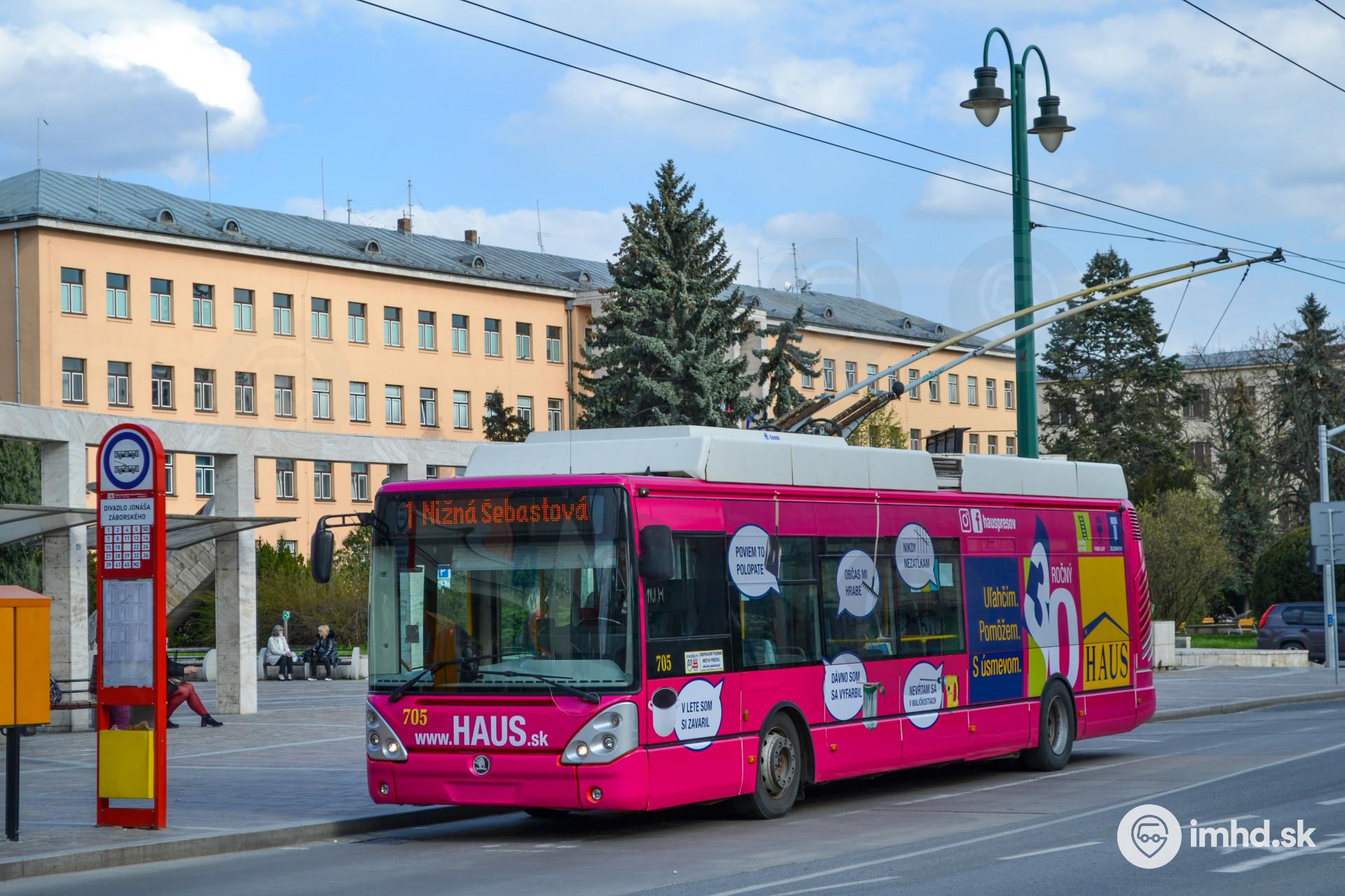 #705,  1, Hlavná ul., zastávka Divadlo Jonáša Záborského