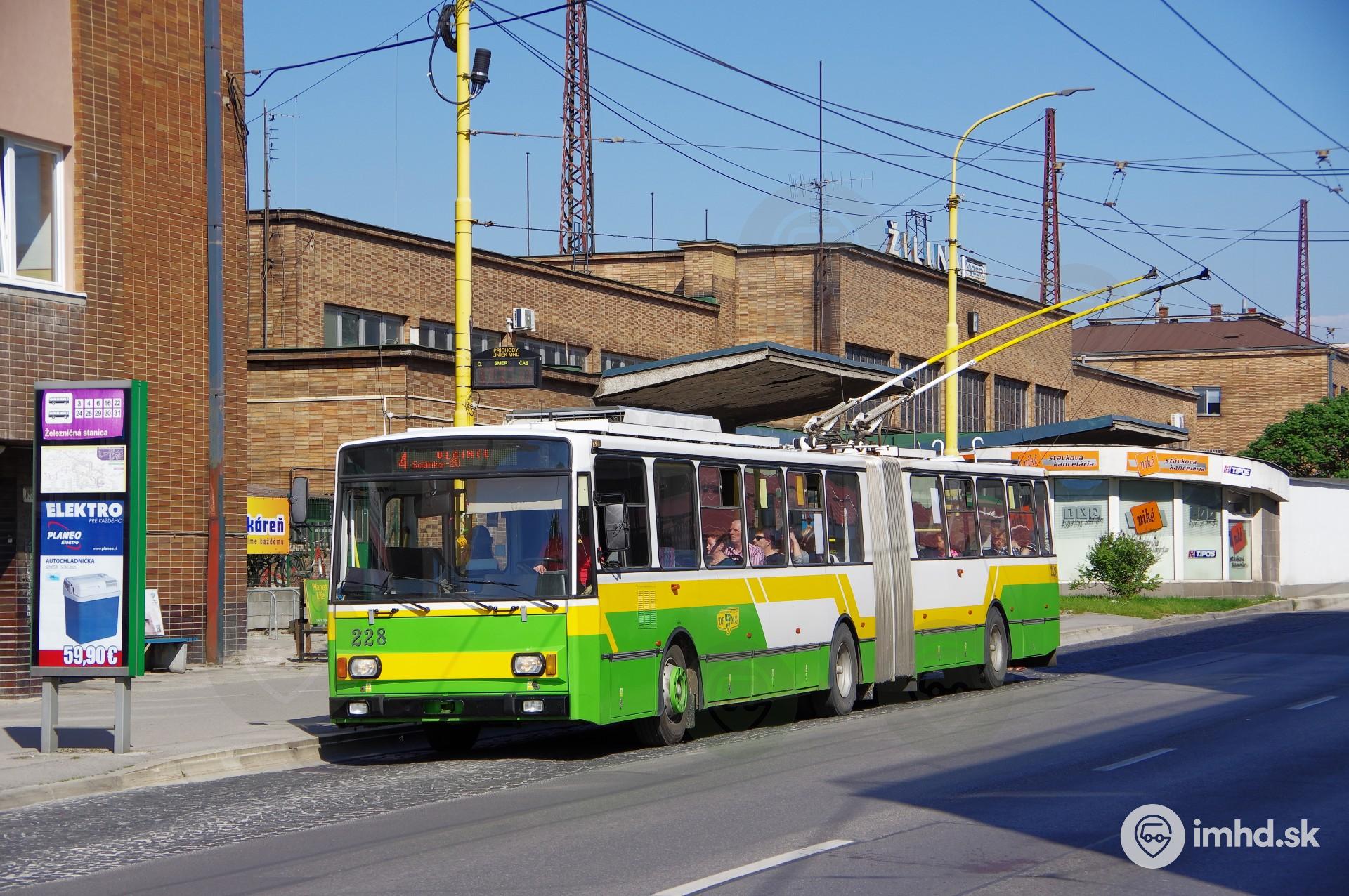 #228,  4, Ul. Pavla Országha Hviezdoslava, zastávka Železničná stanica